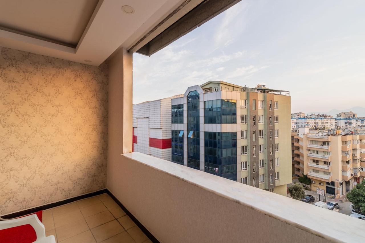 Flat Near Markantalya Mall In Muratpasa Daire *
