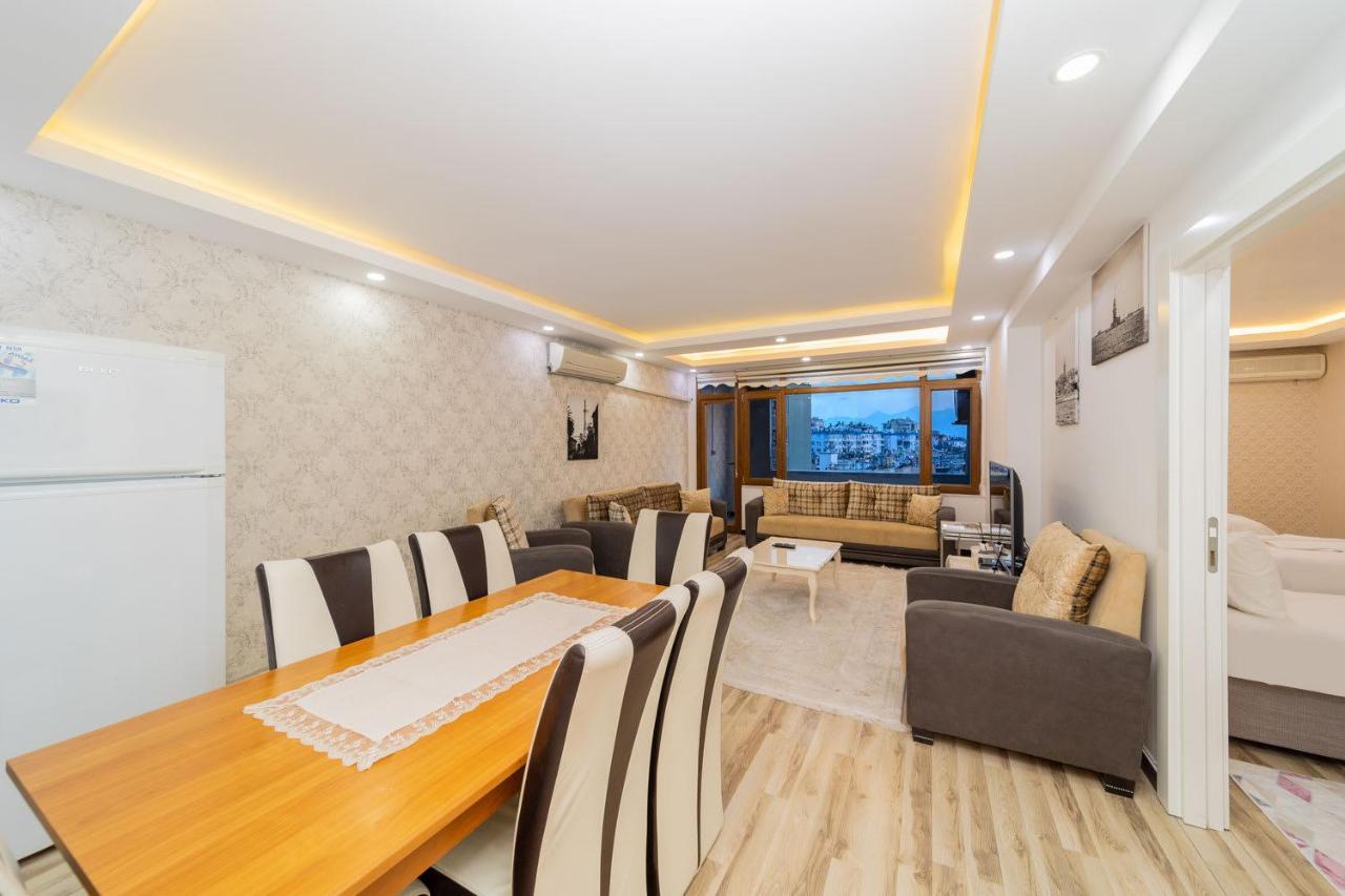 Flat Near Markantalya Mall In Muratpasa Daire